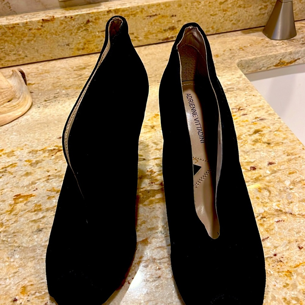 Black Adrienne Vittadini open toe heeled suede bootie, barely worn